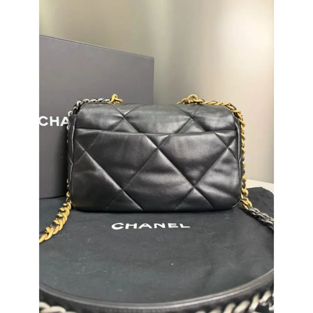 CHANEL brand color
